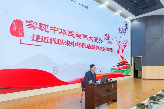 逃出诡异的塔楼